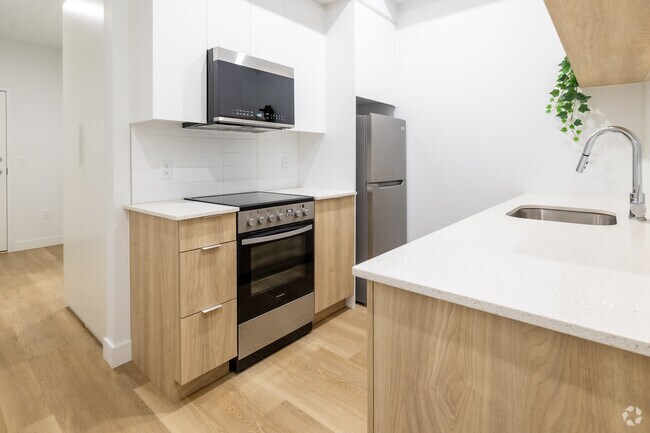 2BR, 1BA - 602 SF - Bishop Embassy