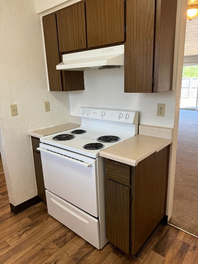 Photo - 3 bedroom 1.5 bathroom duplex