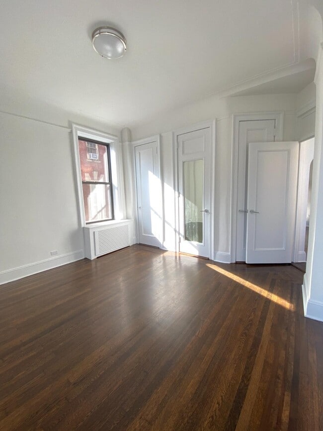 Photo - 166 W 72nd St Unidad 3C