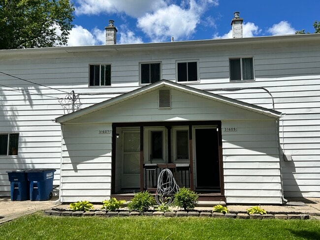 Building Photo - 31607 Antrim Ct