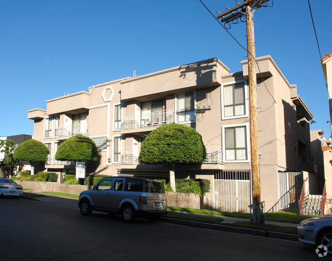 Building Photo - 10761 Blix St Rental