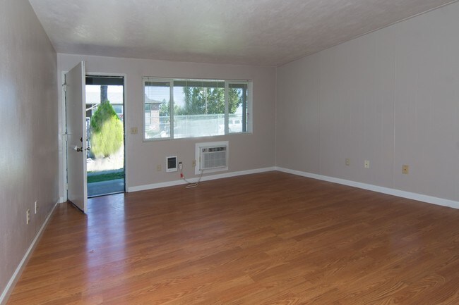 Photo - Brass Lamp Apartments