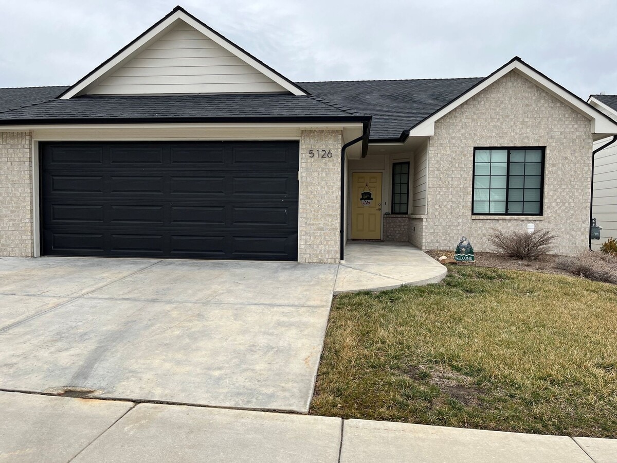 Beautiful Villa in Independent Senior Living Community 55+ - Beautiful Villa in Independent Senior Living Community 55+ Unit 1