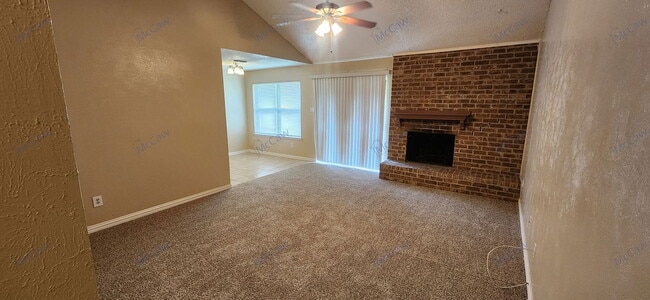 Photo - 2204 Oak Hill Dr