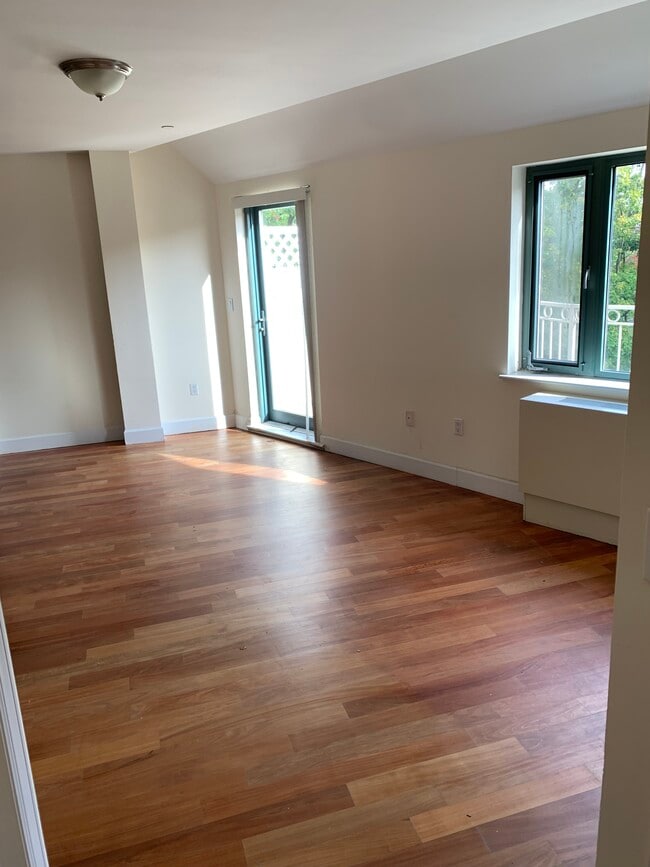 Photo - 8315 Kew Gardens Rd Unit 4HT