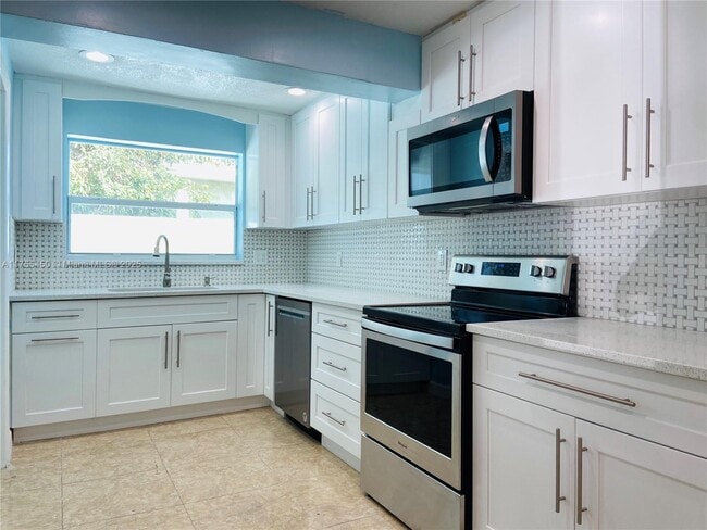 Photo - 1610 SW 3rd Ave