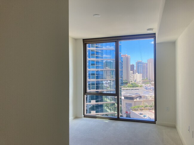 Photo - 1705 One St