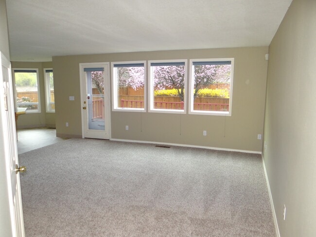 Photo - 12606 NE 37th Ct