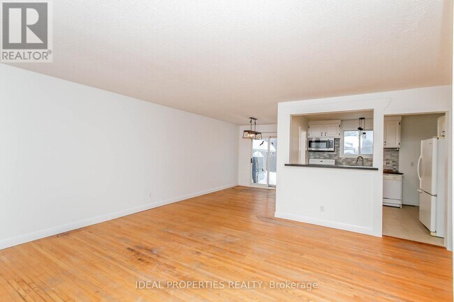 Photo - 103 Sherwood St