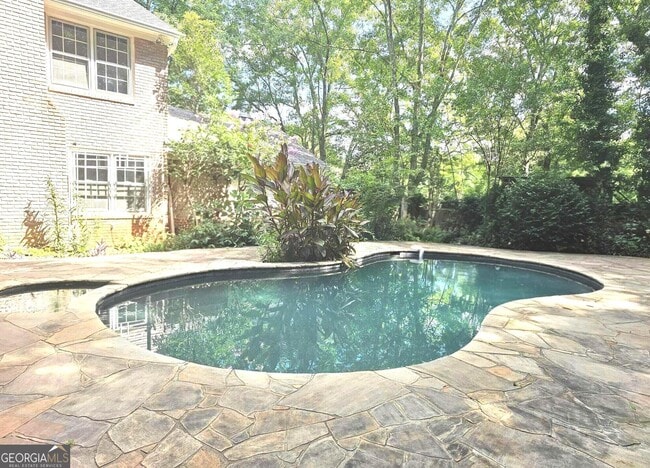 Photo - 615 Kings Rd