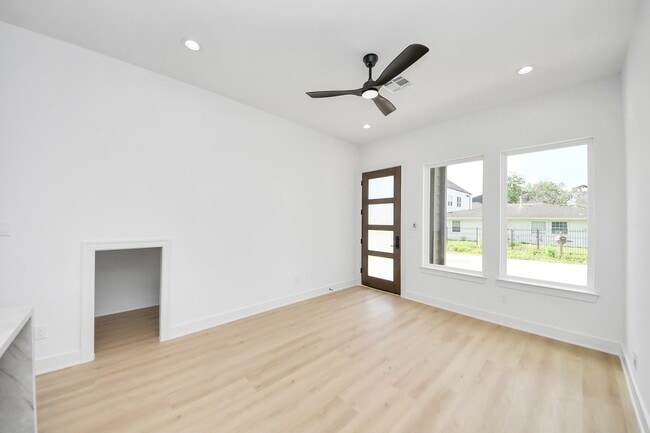Photo - 4607 Gunter St Unidad A