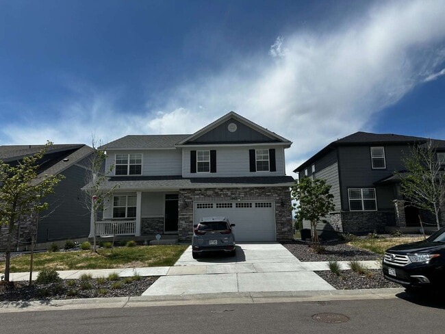 Building Photo - "Spacious 4-Bedroom Retreat in Aurora with 2.5 Baths in Murphy Creek!"