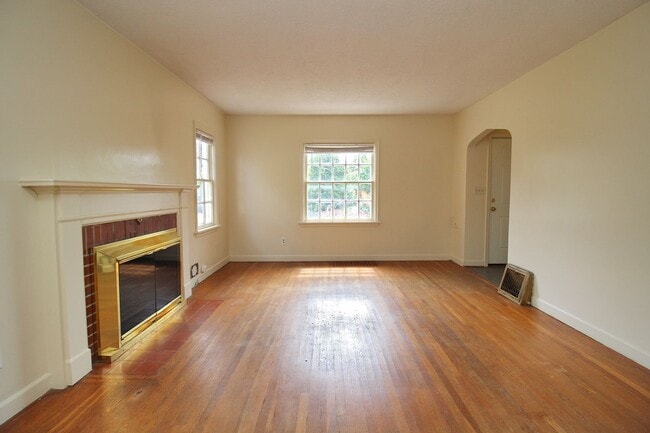 Photo - 7323 N McKenna Ave