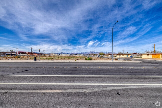 901 W McWilliams Ave - Desert Cactus Apartments