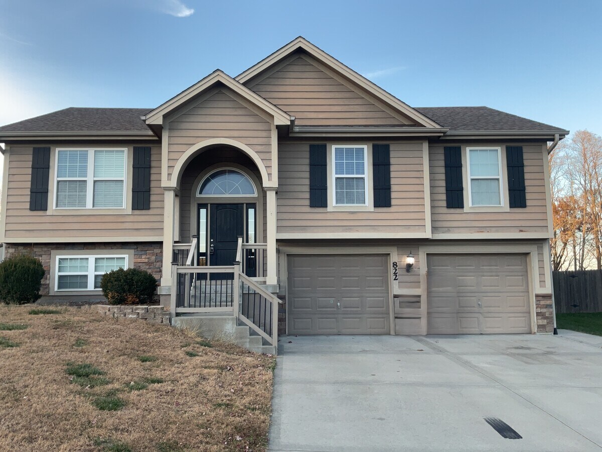 Photo - 822 Susan St House