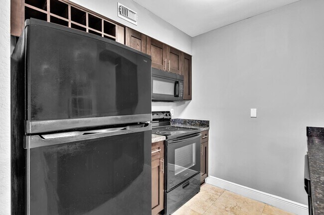 Photo - 2820 N Oakland Forest Dr