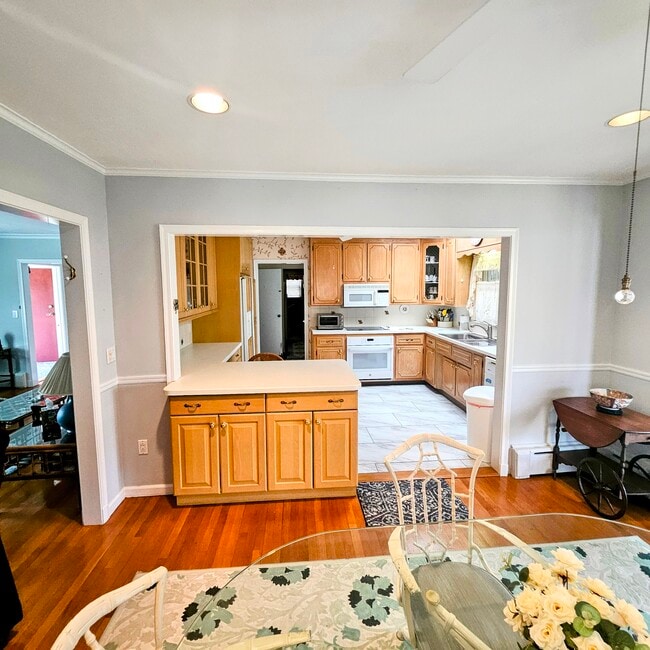OPEN KITCHEN - 168 Park Ave House
