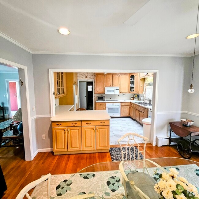 OPEN KITCHEN - 168 Park Ave Rental