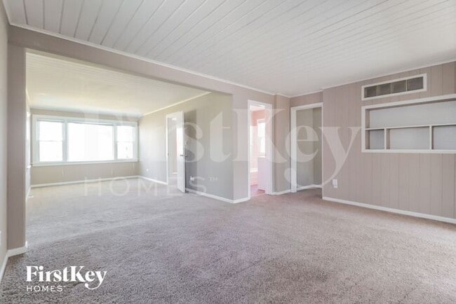 Photo - 446 Barron St