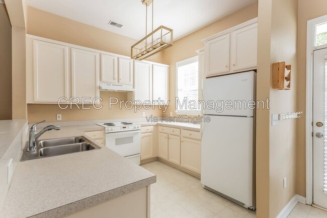 Photo - 105 Barberry St
