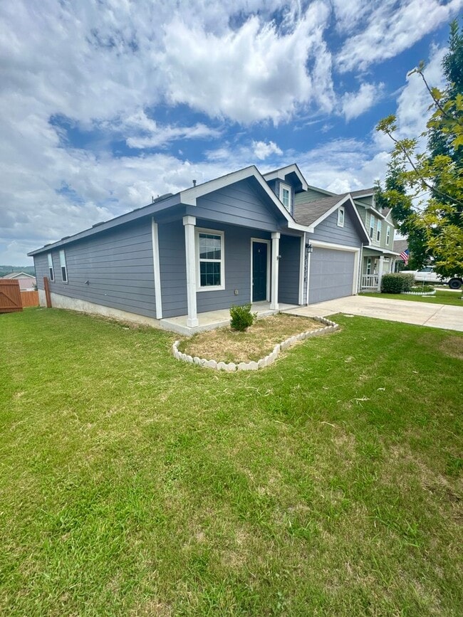 Photo - 2 weeks Free Rent! AVAILABLE IN BULVERDE! ...
