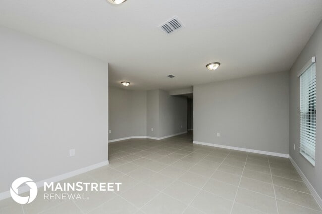 Photo - 387 Begonia Ct