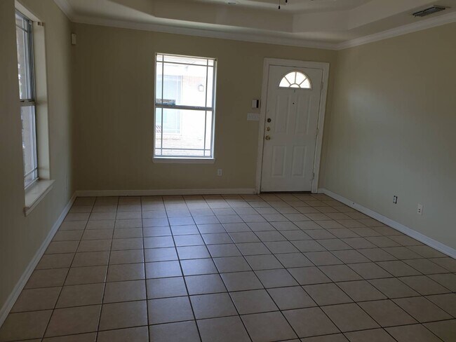 Photo - 1906 Horsetail Fls Unidad B