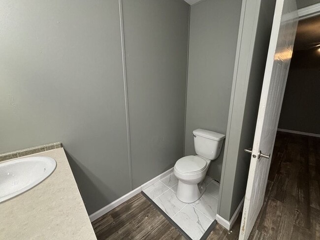 Photo - 20 Glen Cove Ct