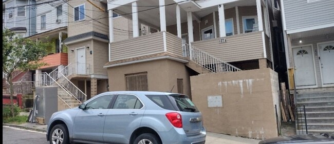 Building Photo - BENZIGER AVENUE