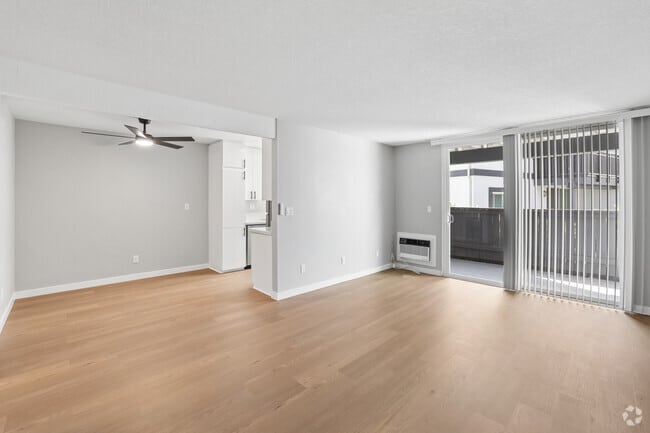 2BR, 1BA - 950SF - Living Room