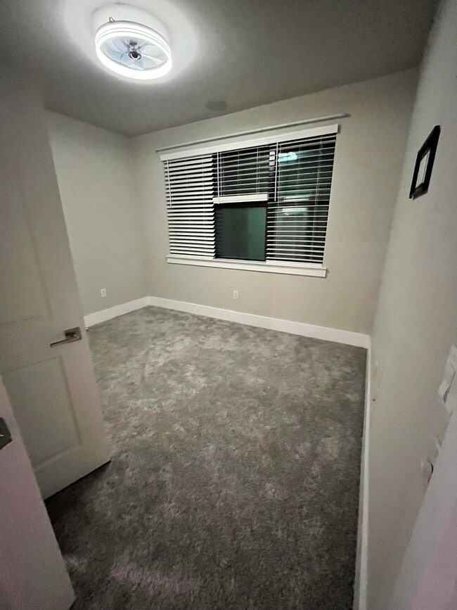 Photo - 2401 Crawford St Unit B107