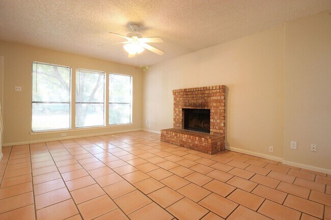 9002 Sanger Dr Unit A