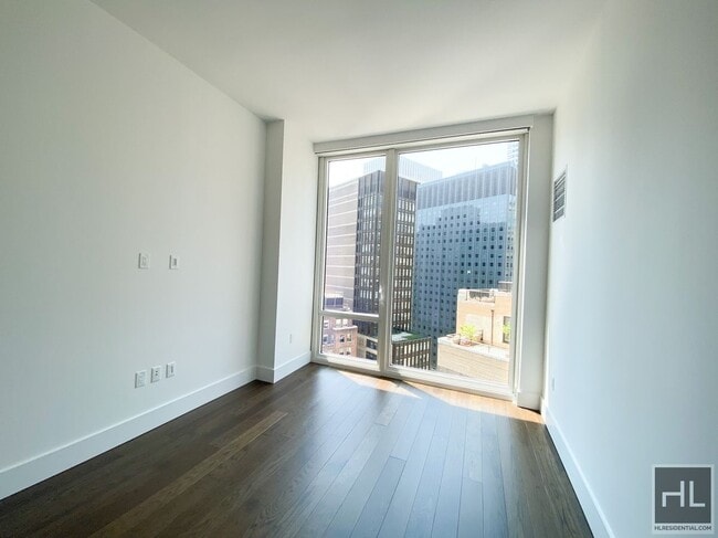 Photo - East 44th Street Unit 19M