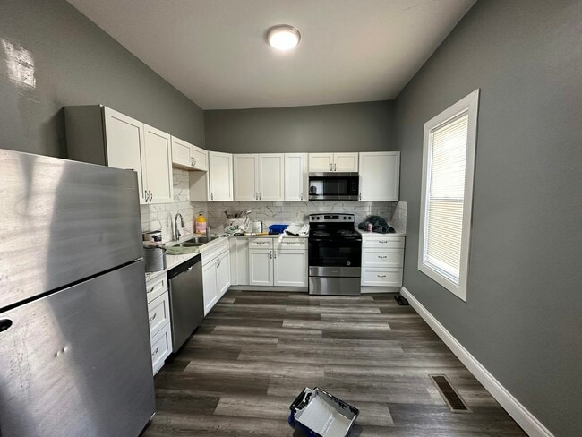 Photo - 225 N 6th St