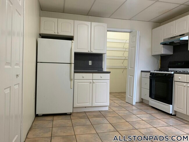 Photo - 437 Cambridge St Unidad 32