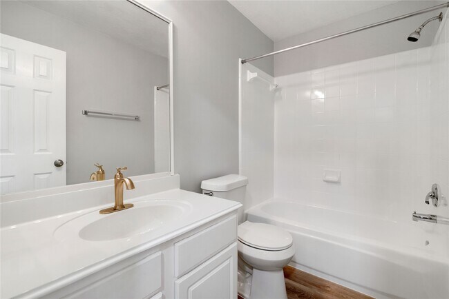 38 N Walden Elms Cir