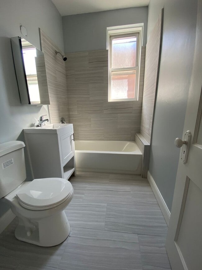 Photo - 3 bedroom rehab in the heart of Ukrainian Village Unit 901 - 2