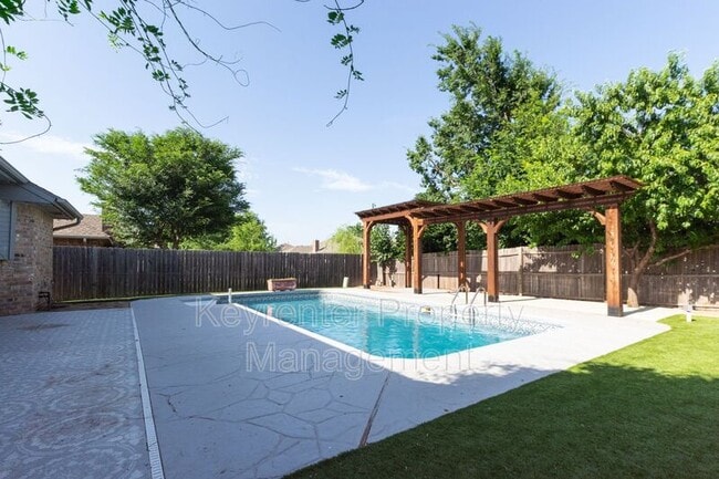 Photo - 17300 Zinc Dr