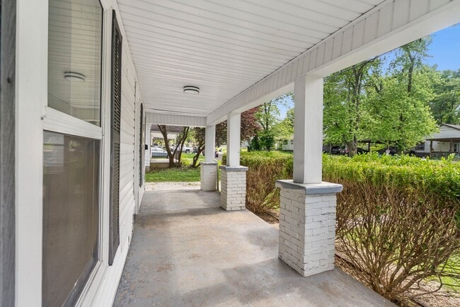 Photo - 3 bedroom | 2 bathroom | PETS WELCOME!