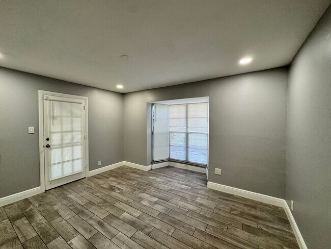 Photo - 919 Laurel Dr