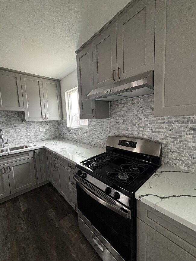 Photo - 1674 W 36th Pl Unidad 4