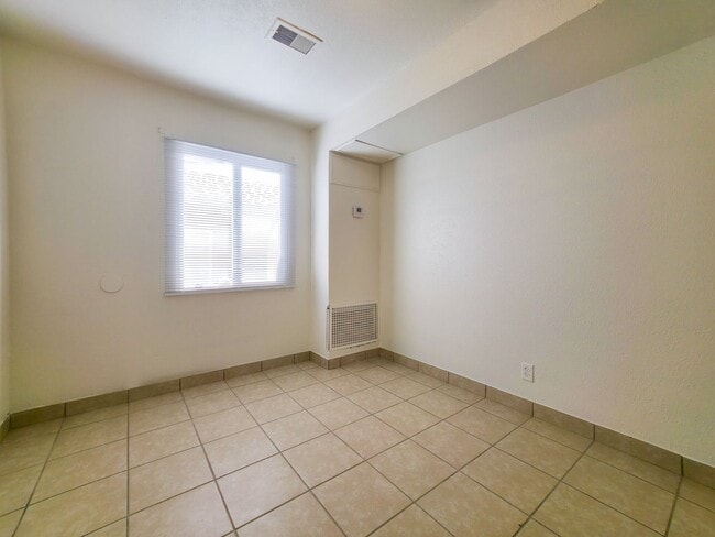 Photo - 585 W 3rd St Unit 585 W 3rd St