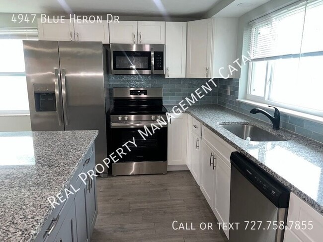 Photo - 4947 Blue Heron Dr