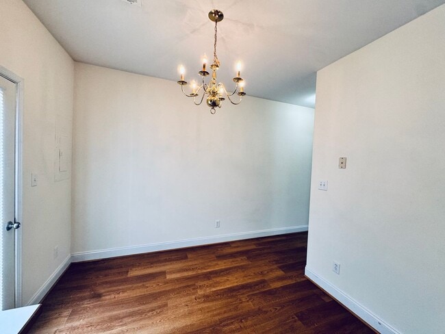 Photo - 812 Wiggington Rd