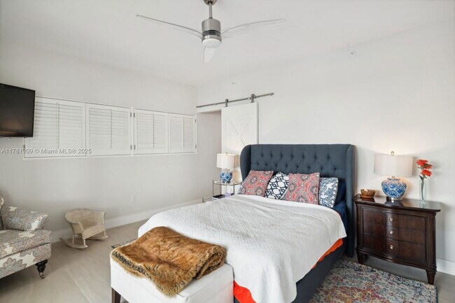 Photo - 1690 S Bayshore Ln Condo