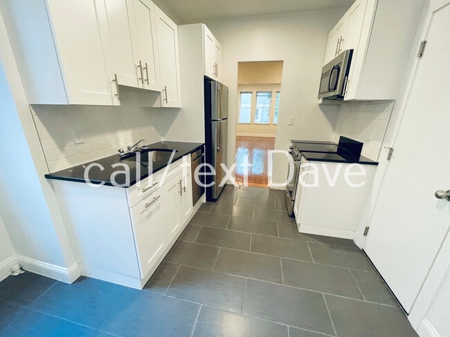 Building Photo - 119 Sutherland Rd Unit F