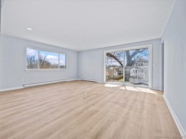 Building Photo - 98 Carlton St Unit 101