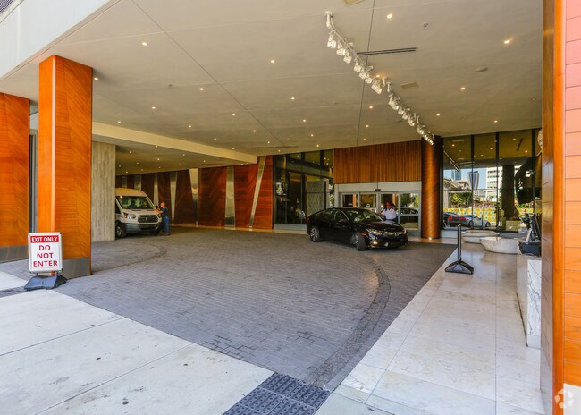 Photo - Reach Brickell City Centre