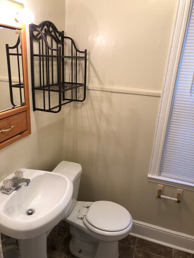 Photo - 654.5 Columbia Ave Unidad Apt 2