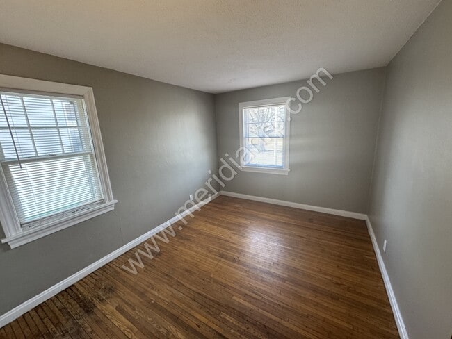 Photo - 2401 Redwood Ave